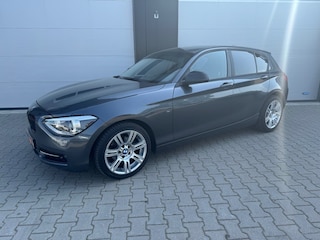 BMW 116I BUSINESS+ / SPORT / AUTOMAAT / Cruis control / Historie aan