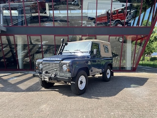 Land Rover Defender 90 2.2 D | Soft-top |