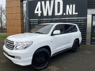 Toyota Land Cruiser V8 4.5V8 D-4D AUT 5 P/ EXE YOUNGTIMER ! LEDER-NIVI-CLIMA -SCHUIFDAK- FULL OPTIONS - € 32.900 MARGE /INCL Auto in zeer goede staat -DEALER onderhouden - prachtige dark green look leder met hout inleg . SPECIAL EDITION - FISCAAL VOORDELIGE YOUNGTIMER  BIJTELLING VRIENDELIJK EN MARGE AUTO