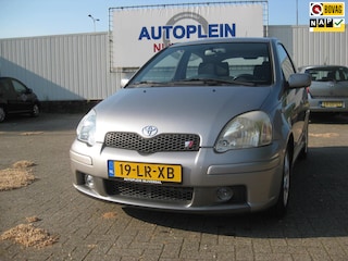 Toyota Yaris 1.5-16V VVT-i T-Sport sportieve supersnelle yaris met trekhaak!