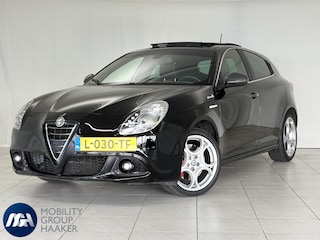 Alfa Romeo Giulietta 1.4 T Exclusive I Automaat I Schuif-Kanteldak I Navigatie I Lederen Bekleding