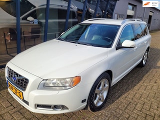 Volvo V70 2.5FT Summum 230PK LEER / ECC / PDC / YOUNGTIMER