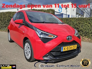 Toyota Aygo 1.0 VVT-i x-play AUT! Carplay! Camera! VERWACHT!!