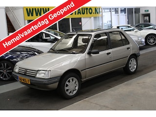 Peugeot 205 1.4i GR Automaat Panoramadak, 5drs, Stuurbekrachtiging