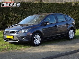Ford Focus 1.8 Limited met Navi en Trekhaak