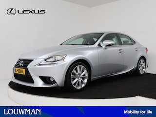 Lexus IS 300h First Edition Limited | Navigatie | Camera | LM velgen |