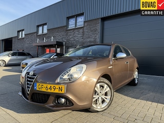 Alfa Romeo Giulietta 1.4 T Distinctive Lusso | 2E EIGENAAR | 12MND GARANTIE | NAVI | DAB | CRUISE | LMV | AUTOMAAT |