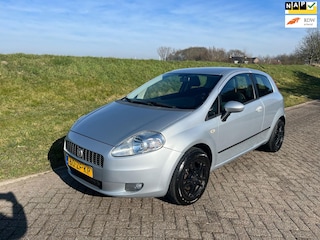 Fiat Punto Grande 1.4i Dynamic Airco El. Ramen spiegels lm velgen 196dkm NAP Mistlampen Stoelen in hoogte verstelbaar