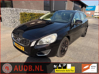 Volvo V60 2.0 T5 Summum | AUTOMAAT|LEER | NAVIGATIE | 17 INCH|