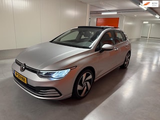 Volkswagen Golf 1.5 TSI Style | PANO | PDC | Sfeerverlichting | Stoel en stuurverwarming
