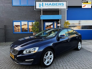 Volvo S60 1.6 T3 Kinetic 150PK|Origineel NL|Navi|Leder|Trekhaak|Led|17INCH|Cruise|Bluetooth media|Isofix||PDC|1e Eigenaar|Historie