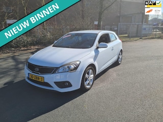 Kia ProCeed Pro_cee'd 1.4 CVVT Navigator Plus Pack LEUKE AUTO RIJDT EN SCHAKELT GOED