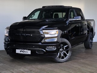 Dodge Ram 1500 5.7 V8 4x4 Crew Cab Sport Night Edition | Pano-Dak | Groot Navi | Elektrisch Sidebars