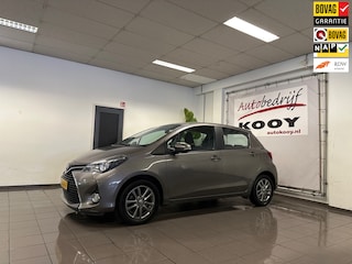 Toyota Yaris 1.3 VVT-i * 18.017 km + NAP / Navigatie / Camera / LM Velgen / NL Auto *
