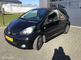 Toyota Aygo 1.0-12V Dynamic Navigator. Nette Auto!! Navi
