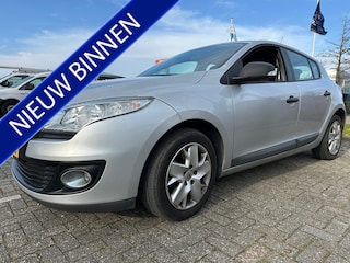 Renault Mégane 1.6 Authentique ja ja 1.6 motor met dis. ketting! Deze rijdt zo lekker.