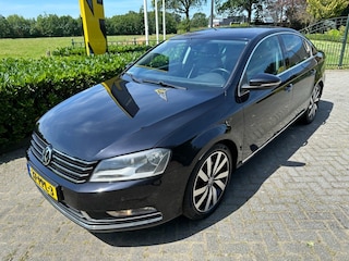Volkswagen Passat 1.4 TSI Highline BMT Leder / ECC / PDC