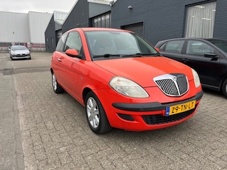 Lancia Ypsilon 1.2 B-COLORE - Zie omschrijving.