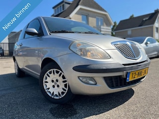 Lancia Ypsilon 1.4-16V Argento