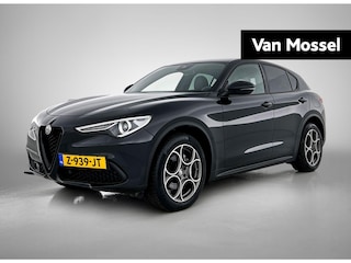 Alfa Romeo Stelvio 2.0 T AWD Sprint | Automaat | Half-Leder | Navigatie | Climate control | Parkeer sensoren | LMV | Xenon | Camera | Lage km stand