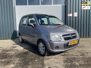 Opel Agila 1.2-16V Essentia