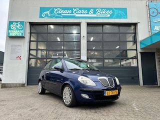 Lancia Ypsilon 1.4-16V Platino Panoramadak