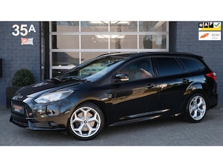 Ford Focus Wagon 2.0 EcoBoost ST-2 250PK