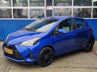Toyota Yaris 1.0 VVT-i Connect / Dealer onderhouden / All season banden / Cruise control / Bluetooth / Camera
