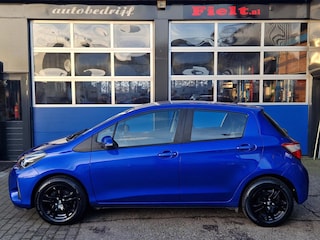 Toyota Yaris 1.0 VVT-i Connect / Dealer onderhouden / All season banden / Cruise control / Bluetooth / Camera