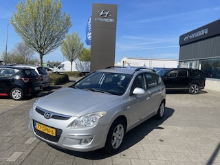 Hyundai i30 CW 1.6i Dynamic / Nieuwe APK*RIJKLAARPRIJS*