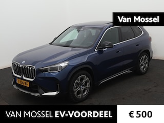 BMW iX1 xDrive30 Launch Edition 67 kWh | VERWACHT | LEER | SCHUIF-KANTELDAK | CAMERA | NAVIGATIE | HARMAN KARDON