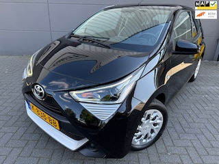 Toyota Aygo 1.0 VVT-i x-play*1 EIGNAAR*CAMERA*NAVI*Carplay*AIRCO*APK*NAP*ISOFIX