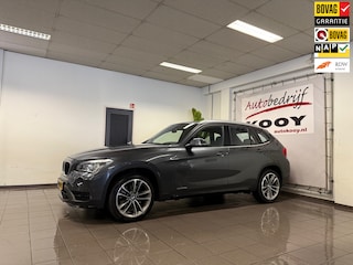 BMW X1 SDrive20i High Executive * Automaat / Panoramadak / Leder / Xenon / NL Auto *