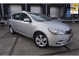 Kia Ceed Cee'd Sporty Wagon 1.4 CVVT Navigator Plus Pack * Camera * Navi *