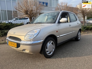 Daihatsu Sirion 1.0-12V RTi*Stuurbekrachtiging*Trekhaak*Elektrische ramen.