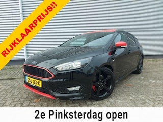 Ford Focus 1.5 135KW/184PK ST line, applecarplay/android,airco,cruise,stoelverwarming,parkeersensoren achter,
