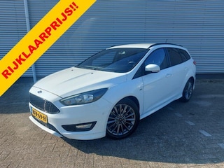 Ford Focus 1.5 Titanium airco,cruise,navigatie,stoel/stuurverwarming,parkeersensoren,