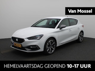 Seat Leon 1.5 TSI e-Hybrid FR PHEV First Edition 204 PK | Automaat | LED Koplampen | Navigatie | Climate Control | Apple Carplay/Android Auto | Achteruitrijcamera | Alcantara bekleding | Adaptive Cruise Control | Parkeersensoren | Privacy Glass | Virtual Cockpit | Direct leverbaar! |