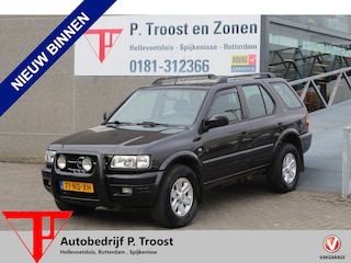 Opel Frontera 2.2i Olympus MEENEEMPRIJS!!2600kg Trekgewicht/Hoge en lage gearing/Airco/Radio CD-Speler/Trekhaak/16'' Lichtmetalen velgen/Elektrische ramen/Elektrisch verstelbare spiegels.