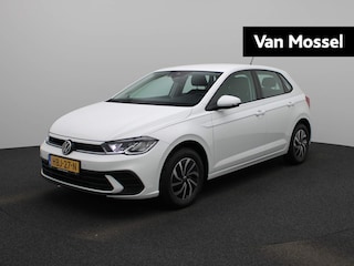 Volkswagen Polo 1.0 TSI Life Edition | Navigatie | Draadloze Apple Carplay | Adaptieve cruise control | Travel Assist | Parkeersensoren | Climate control | Stoelverwarming