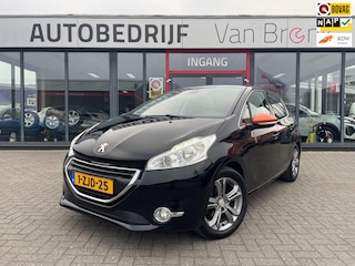 Peugeot 208 1.2 PureTech Roland Garros | Pano | Automaat