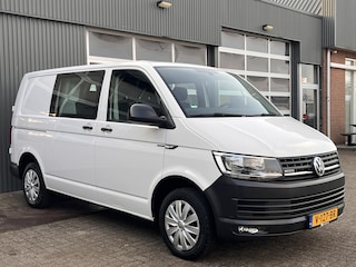 Volkswagen Transporter 2.0 TDI L1H1 DC 4Motion 150pk Airco DSG 4x4 Airco Cruise controle Telefoonverbinding Navigatie Apple carplay Trekhaak 2500kg Euro 6 Bpm vrij voor particulier gebruik!!