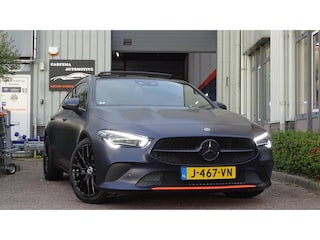 Mercedes-Benz CLA Shooting Brake 200 Business Solution Luxury, 12mnd Garantie / Pano / Sfeer / Unieke kleur mat / Wrap