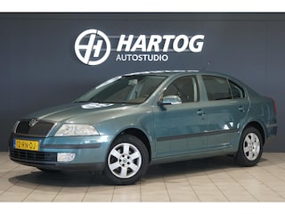 Skoda Octavia 1.6 Ambiente *NIEUWE BANDEN* + TREKHAAK / CRUISE / AIRCO
