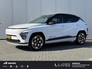 Hyundai Kona Comfort Smart 65.4 kWh / 514 KM WLTP / Dodehoekdetectie / Stoel & Stuurverwarming / Elek. Achterklep / All Seasonbanden / 19 Inch /