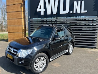 Mitsubishi Pajero 3.2 DI-D AUT 4X4 HRV / LEDER /CLIMA/CRUISE / 3000 KG APK 23/4/2026 € 11900 EXCL Auto in goede staat , dealer onderhouden  , luxe uitvoering  ideaal voor zware aanhanger  . FISCAAL  VOORDELIG  GRIJSKENTEKEN .  afleverpakket  naar keuze