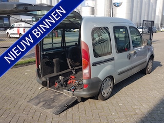 Renault Kangoo 1.4 RT uitvoering rolstoel auto met elektrische laad vloer !!!