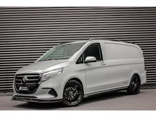 Mercedes-Benz Vito 119 CDI L2 4x4 SELECT LANG / BPM VRIJ / FULL BLACK OPS / VERLAAGD / AMG / SIDE-BARS / STUURVERWARMING / SPOILER