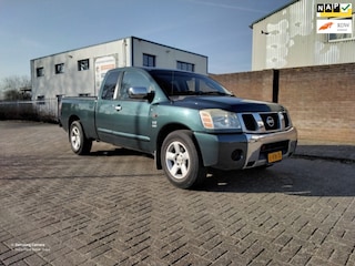 Nissan Titan 5.6 V8 4X2