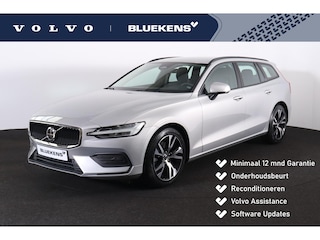 Volvo V60 B3 Essential Edition - IntelliSafe Assist & Surround - Parkeercamera achter - Verwarmde voorstoelen, stuur & achterbank - Parkeersensoren voor & achter - Draadloze tel. lader - High Performance audio - Elektr. inklapbare trekhaak - 18' LMV